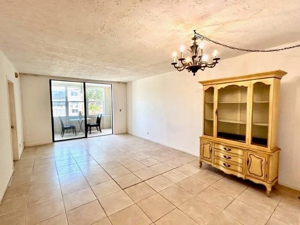 2861 Somerset Dr 312, Lauderdale Lakes FL 33311