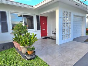 8406 NW 57th Ct, Tamarac FL 33321