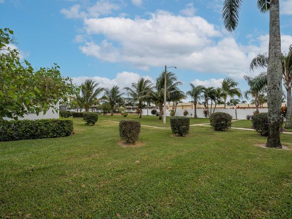 2822 Crosley Drive W B, West Palm Beach FL 33415