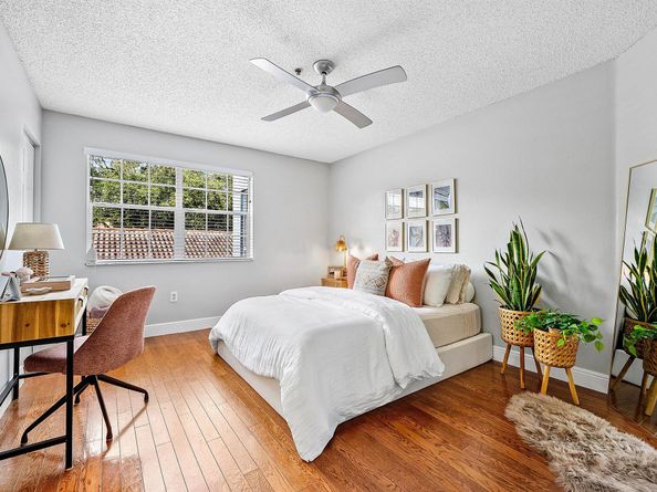 Undisclosed Address #RX-11129559, Boca Raton FL 33496