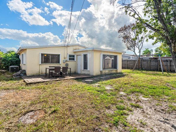 3431 SW 15th Ct, Fort Lauderdale FL 33312