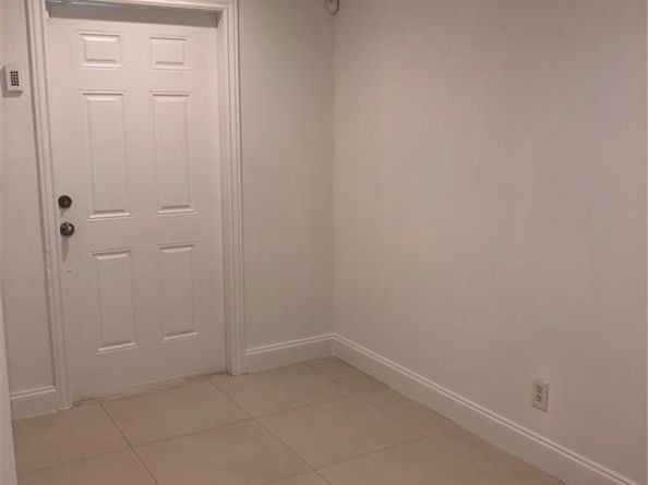 5273 NE 17th Ave, Pompano Beach FL 33064