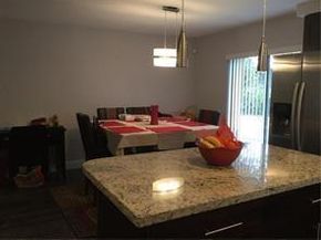 206 Wimbledon Lake Dr 206, Plantation FL 33324