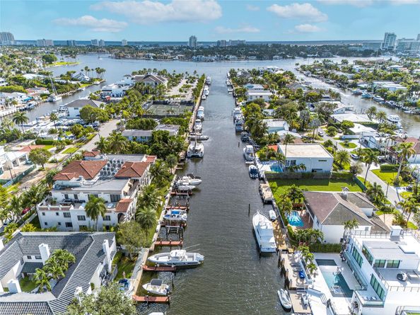 1532 SE 12th St 302, Fort Lauderdale FL 33316