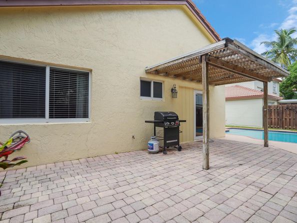 5540 NW 51st Avenue, Coconut Creek FL 33073