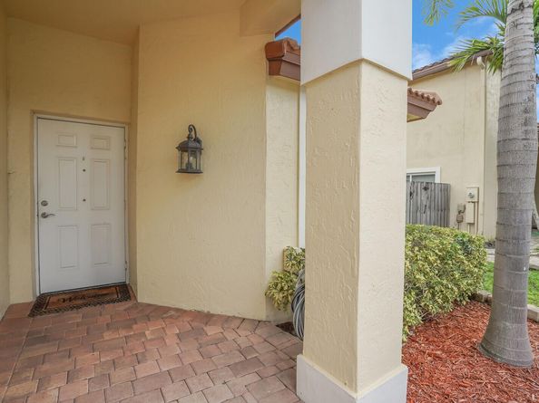 5540 NW 51st Avenue, Coconut Creek FL 33073
