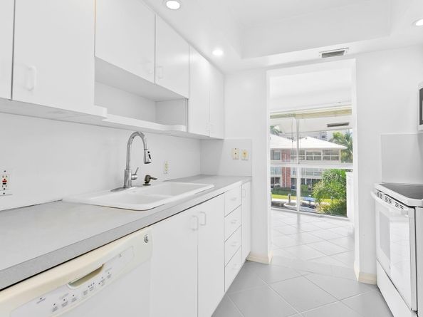 3050 NE 48th St 309, Fort Lauderdale FL 33308
