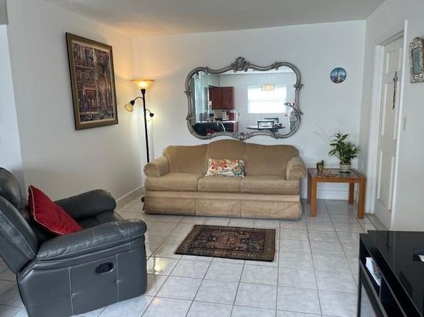 2145 Pierce St 101, Hollywood FL 33020