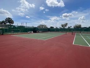 178 Lake Susan Lane, West Palm Beach FL 33411
