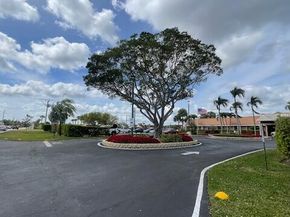 178 Lake Susan Lane, West Palm Beach FL 33411