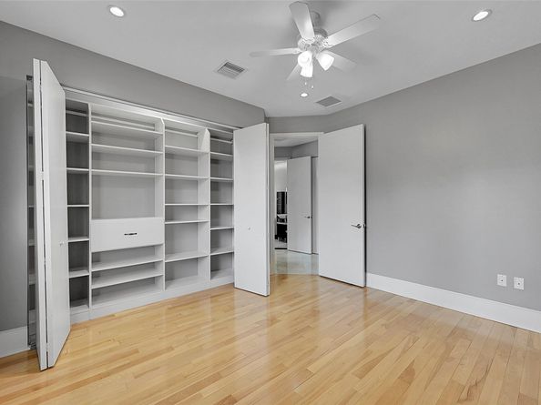 704 SW 16th St, Fort Lauderdale FL 33315