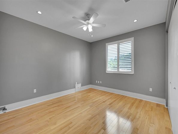 704 SW 16th St, Fort Lauderdale FL 33315