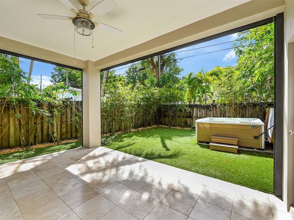 704 SW 16th St, Fort Lauderdale FL 33315