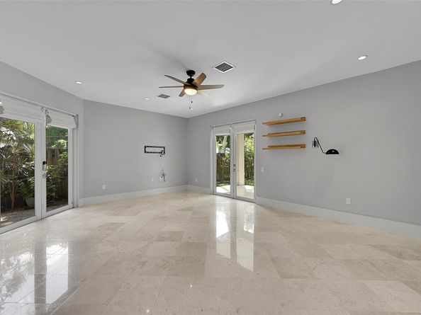 704 SW 16th St, Fort Lauderdale FL 33315