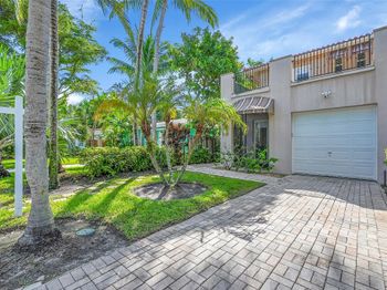 704 SW 16th St
