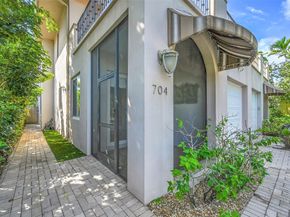 704 SW 16th St, Fort Lauderdale FL 33315