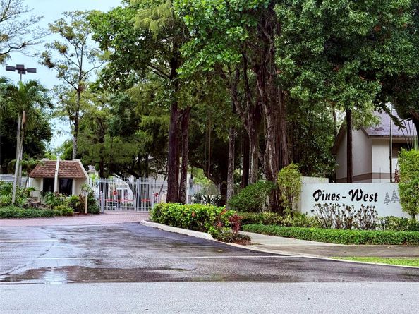 3084 S Oakland Forest Dr 1403, Oakland Park FL 33309