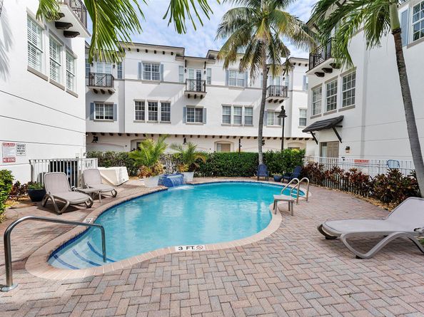 285 SE 6th Avenue J, Delray Beach FL 33483