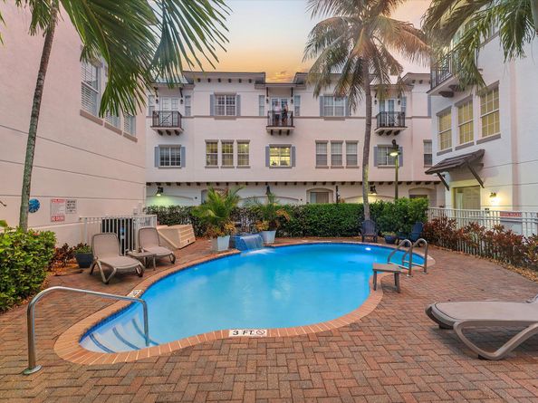 285 SE 6th Avenue J, Delray Beach FL 33483