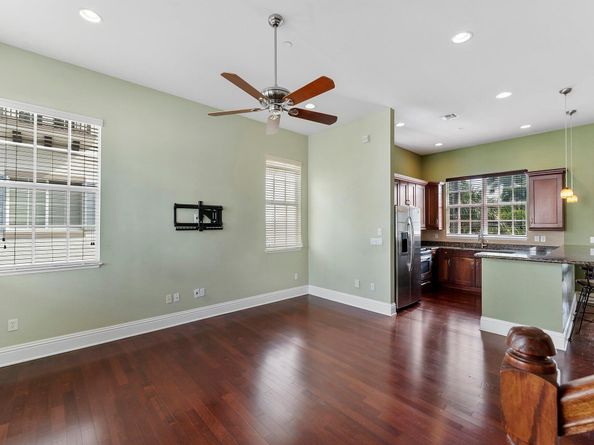 285 SE 6th Avenue J, Delray Beach FL 33483