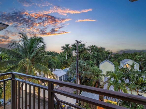 285 SE 6th Avenue J, Delray Beach FL 33483
