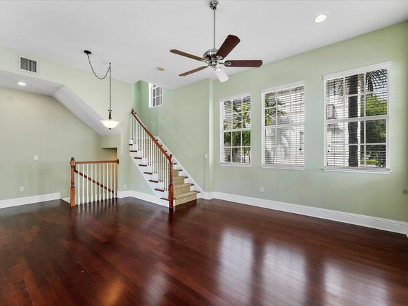 285 SE 6th Avenue J, Delray Beach FL 33483