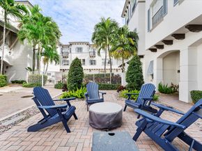 285 SE 6th Avenue J, Delray Beach FL 33483