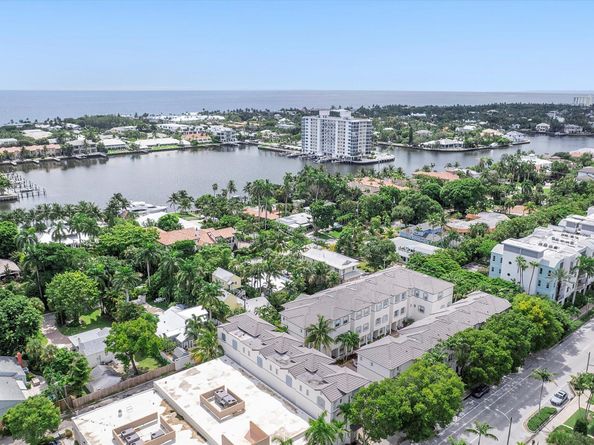 285 SE 6th Avenue J, Delray Beach FL 33483