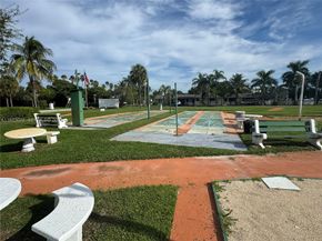 815 SW 10th Terrace 15V, Hallandale Beach FL 33009