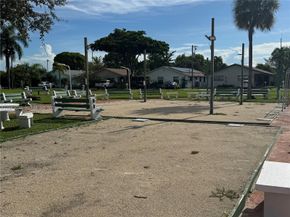 815 SW 10th Terrace 15V, Hallandale Beach FL 33009