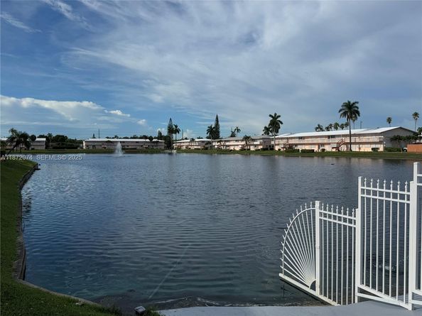 815 SW 10th Terrace 15V, Hallandale Beach FL 33009