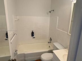 815 SW 10th Terrace 15V, Hallandale Beach FL 33009