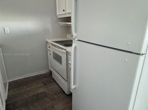815 SW 10th Terrace 15V, Hallandale Beach FL 33009