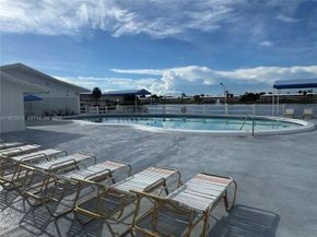 815 SW 10th Terrace 15V, Hallandale Beach FL 33009
