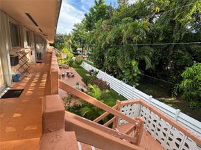 815 SW 10th Terrace 15V, Hallandale Beach FL 33009