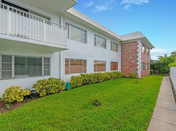 418 S Cypress Road 128, Pompano Beach FL 33060