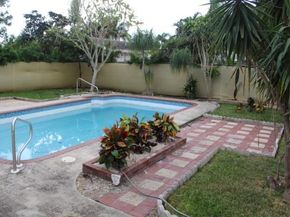907 18th Avenue N, Lake Worth Beach FL 33460