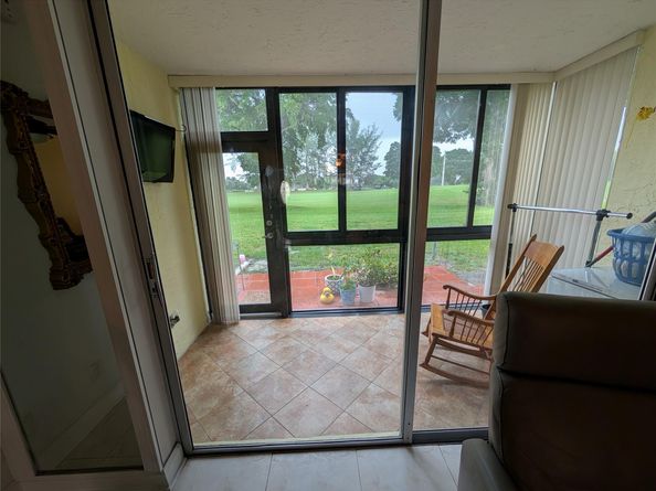 9300 N Hollybrook Lake Dr 106, Pembroke Pines FL 33025