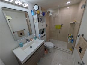 9300 N Hollybrook Lake Dr 106, Pembroke Pines FL 33025