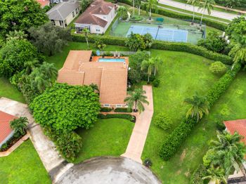 7604 Lexington Ln