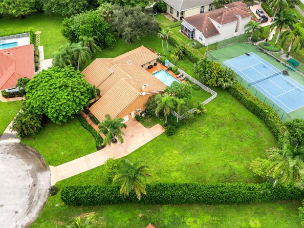 7604 Lexington Ln, Parkland FL 33067