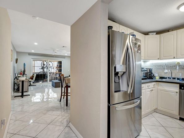 12012 Greenway Circle S 205, Royal Palm Beach FL 33411