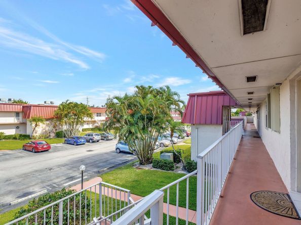 12012 Greenway Circle S 205, Royal Palm Beach FL 33411