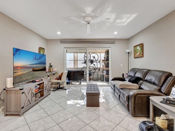 12012 Greenway Circle S 205, Royal Palm Beach FL 33411