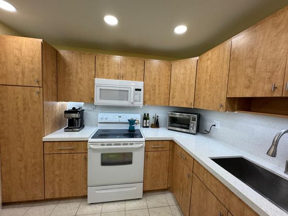 901 Cypress Ter 103, Pompano Beach FL 33069
