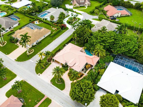 589 N Country Club Drive, Atlantis FL 33462