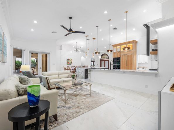 589 N Country Club Drive, Atlantis FL 33462