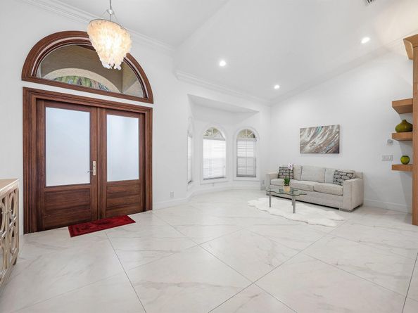 589 N Country Club Drive, Atlantis FL 33462