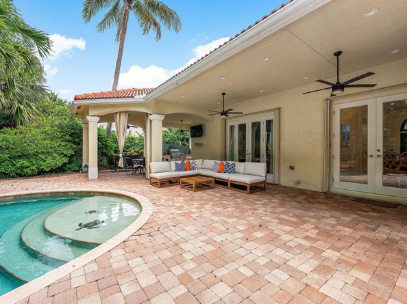 589 N Country Club Drive, Atlantis FL 33462