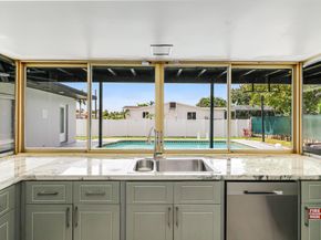 5400 W Park Rd, Hollywood FL 33021